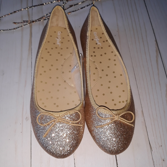 Girl's Cat and Jack Gold Glittery Ballet Flats - Picture 8 of 11